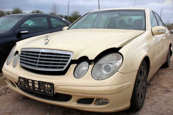 Półoś tył lewa Mercedes E-klasa W211 2002 Sedan 