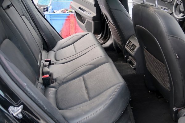 _Błotnik przód lewy Jaguar XF X260 2016 Sedan (kod lakieru: Ultimate Black)