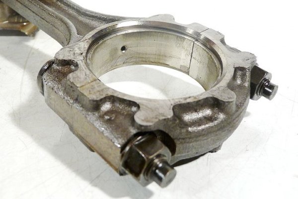 Tłok korbowód Mitsubishi Galant E50 1992-1996 1.8i 16V