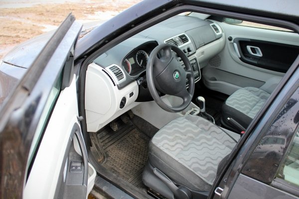 _Błotnik przód lewy Skoda Roomster 5J 2007 (2006-2010) (kod lakieru: LF8J)