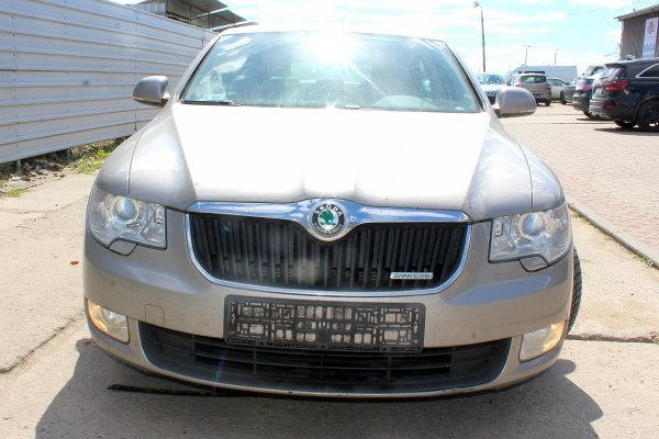 Szyba drzwi tył prawa Skoda Superb 3T 2011 1.6TDI CAYC Liftback