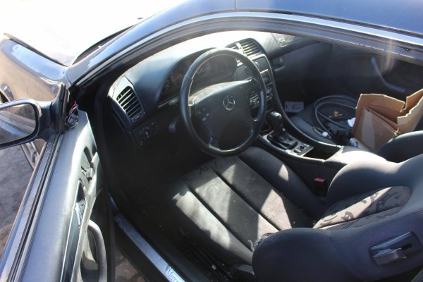 Mercedes CLK W208 1999 2.0i 111956 Coupe