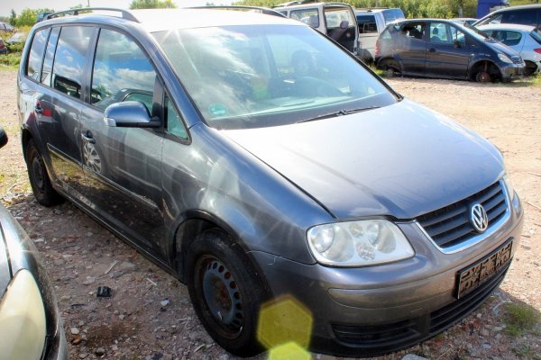 VW Touran 1T 2005 2.0TDI BKD Minivan [A]