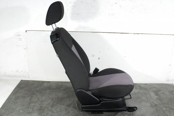 Fotel pasażera prawy Ford Fiesta Mk6 2007 Hatchback 3--drzwi