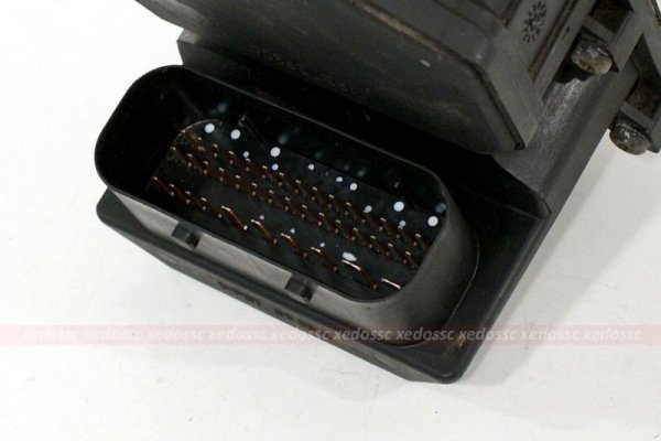 POMPA ABS FORD MONDEO MK3 02 1S712M110AE