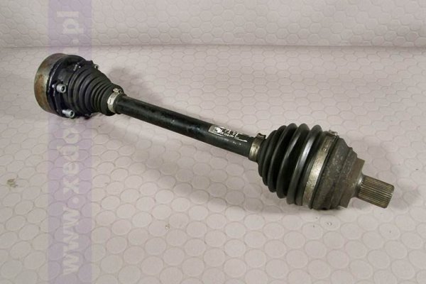 PÓŁOŚ KRÓTKA LEWA AUDI A3 2005 1.9