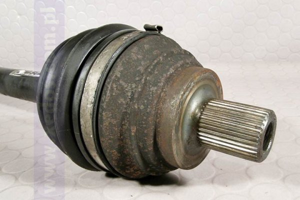 PÓŁOŚ KRÓTKA LEWA AUDI A3 2005 1.9