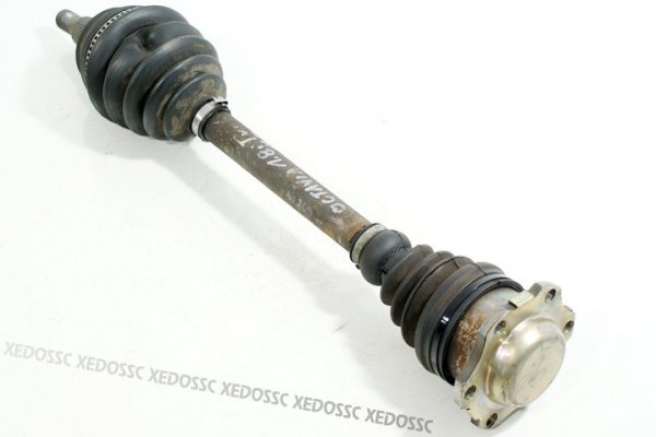PÓŁOŚ LEWA KRÓTKA SKODA OCTAVIA 98 1.8 TURBO FV