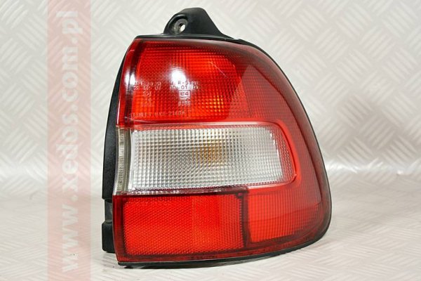 LAMPA TYLNA PRAWA SUZUKI BALENO 97 KOMBI STANLEY