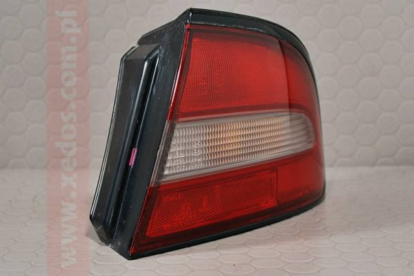 LAMPA TYLNA PRAWA MITSUBISHI GALANT 95 SED STANLEY