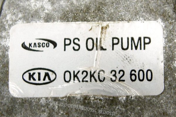 POMPA WSPOMAGANIA KIA CARENS II FJ 02 2.0 CRDI