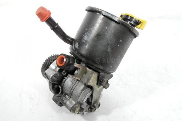 POMPA WSPOMAGANIA MAZDA 323 98 BJ 2.0 DITD RF3F