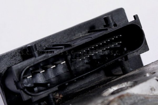 POMPA ABS TOYOTA AVENSIS T25 03 2.0D4D 0265231327