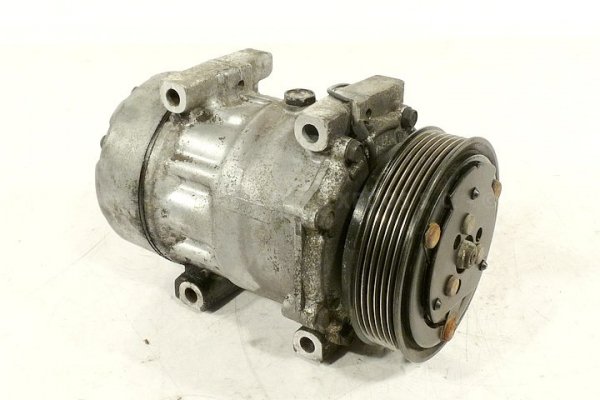 SPRĘŻARKA POMPA KLIMATYZACJI VOLVO V40 97 1.9TD