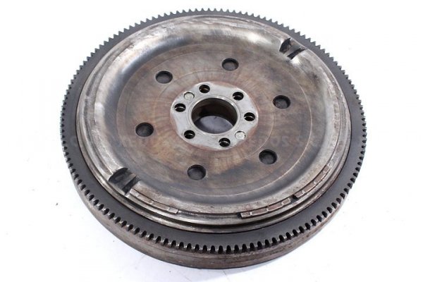 KOŁO DWUMASOWE AUDI A4 B5 98 1.8 20V