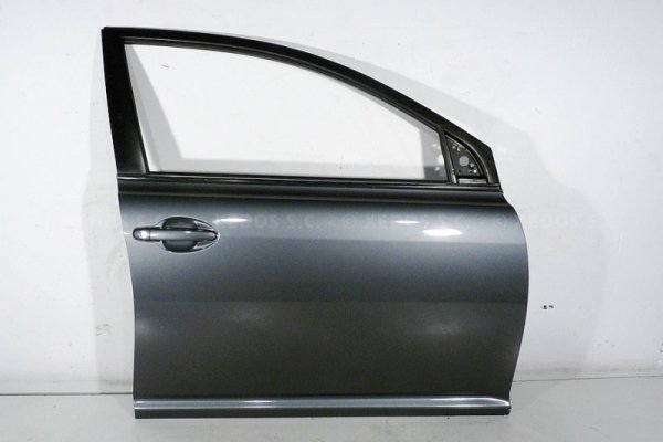 _Drzwi przód prawe Toyota Avensis T25 2006 5D 1F6