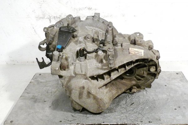 SKRZYNIA BIEGÓW VOLVO V40 VW 99 1.9 B4194T
