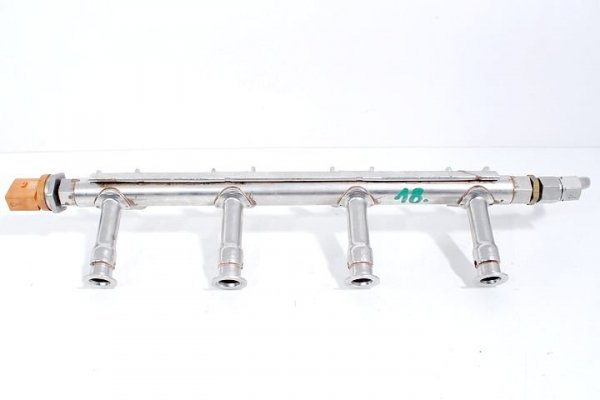 LISTWA WTRYSKOWA AUDI A3 8P1 10 1.2TSI 03F133320C