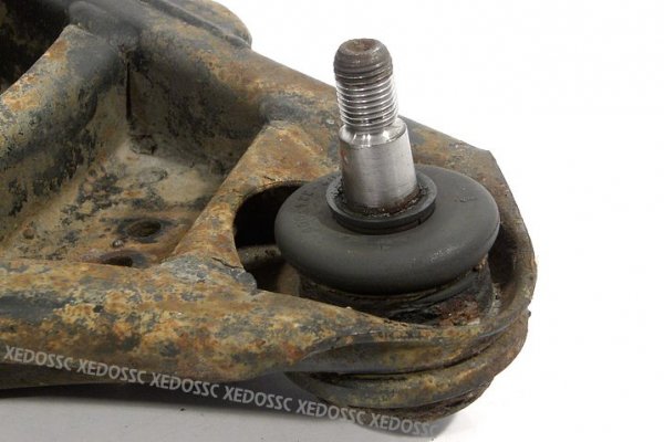 WAHACZ PRZÓD DOLNY LEWY MERCEDES SL SLC R107 79