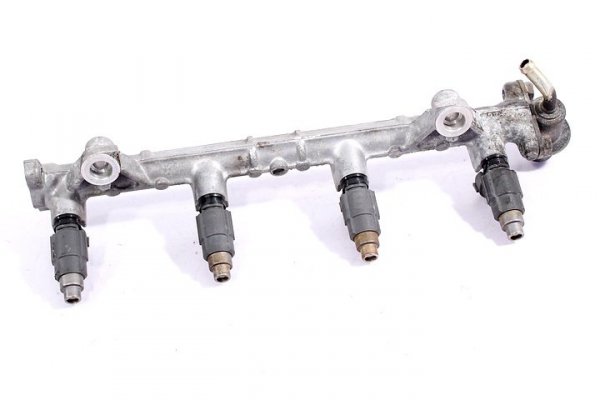 LISTWA WTRYSKOWA MITSUBISHI SPACE STAR 98 1.3 16V