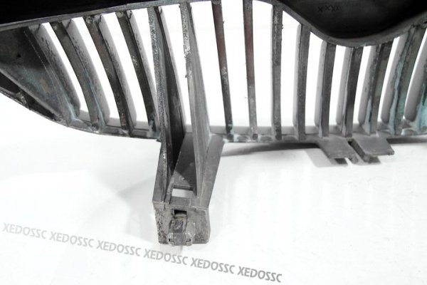 ATRAPA GRILL MAZDA XEDOS 6 95 2.0 V6 KF SEDAN