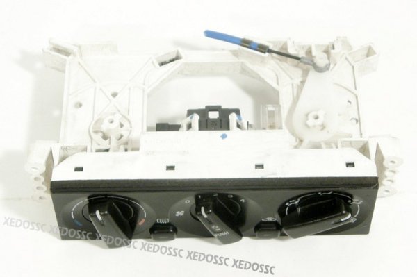 PANEL STEROWANIA NAWIEWU MITSUBISHI SPACE STAR 99