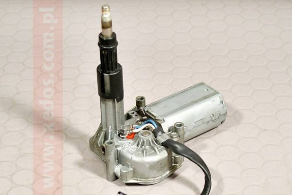 SILNICZEK WYCIERACZKI TYŁ NISSAN PRIMERA P11 SED