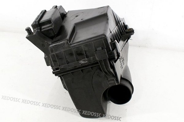 OBUDOWA FILTRA POWIETRZA MITSUBISHI CARISMA 98 96-