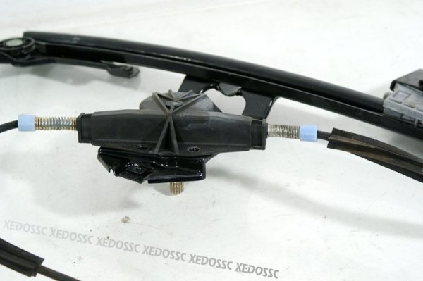 PODNOŚNIK MECHANIZM SZYBY PRZÓD PRAWY VW GOLF III