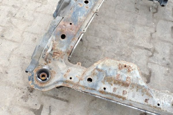 SANKI ŁAWA SILNIKA MITSUBISHI SPACE WAGON 01 2,4
