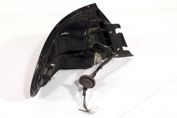LAMPA TYŁ PRAWA MAZDA XEDOS 6 95 SEDAN STANLEY