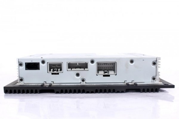 WZMACNIACZ AUDIO VOLVO V50 05 30732824