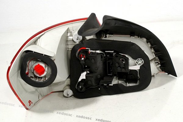 LAMPA TYLNA TYŁ PRAWA BMW 1 E82 E88 07- HELLA FV