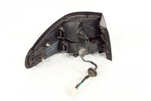 Lampa tył prawa Mazda 626 GF 1998 5D