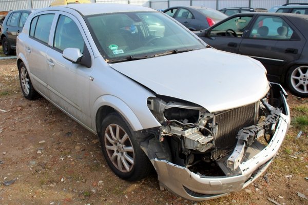 Belka zawieszenia tył Opel Astra H 2008 1.6i Z16XER Hatchback 5-drzwi 