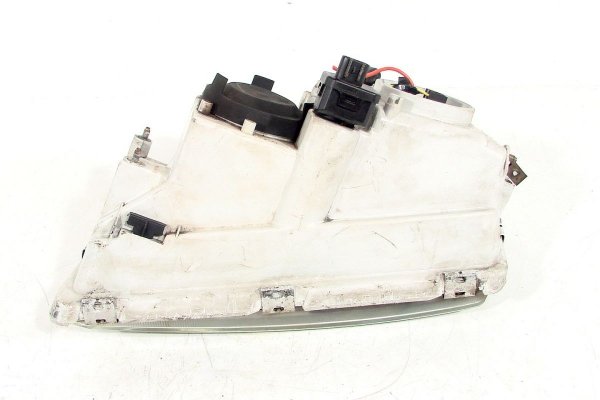 _Reflektor prawy Volvo S40 V40 2000-2004