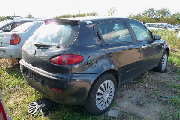 Alfa Romeo 147 2004 1.9JTD Hatchback 5-drzwi [B/C]