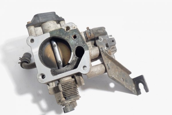 Przepustnica Kia Shuma II FB 2003 1.6MPI GA6D Hatchback 5-drzwi