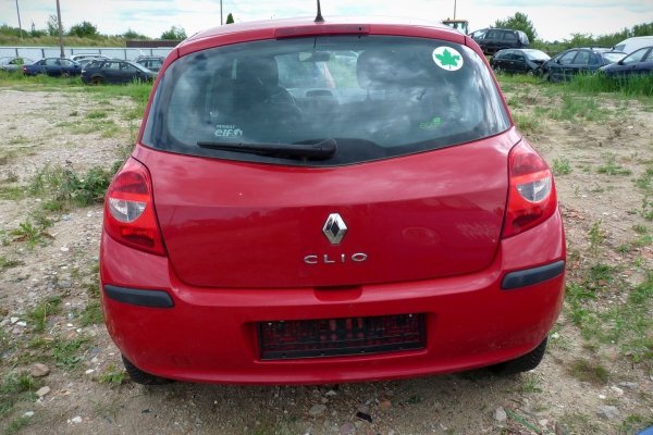 Błotnik przód prawy Renault Clio III 2008 Hatchback 5-drzwi (kod lakieru: OV727 - RED BRISK BC)