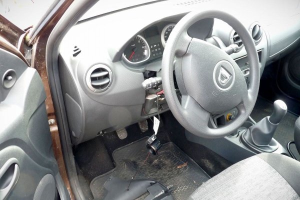 Dacia Duster 2010 1.6i K4M690 SUV