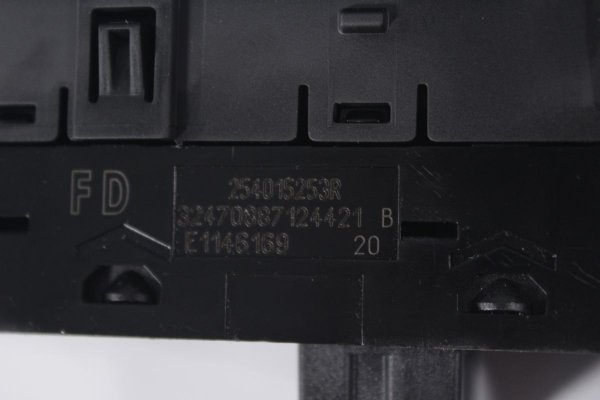 Panel sterowania szybami Renault Scenic IV 2018