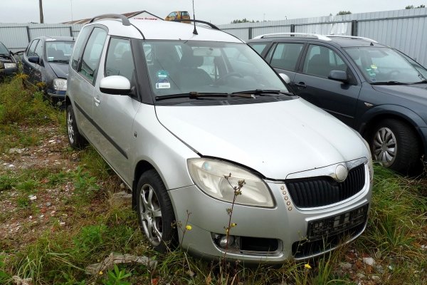 Pas przód ( + chłodnice) Skoda Roomster 5J 2007 (2006-2010) 1.4TDI BMS