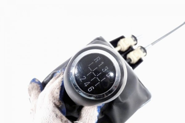 _Lewarek dźwignia zmiany biegów Opel Astra H 2010 1.3CTDI