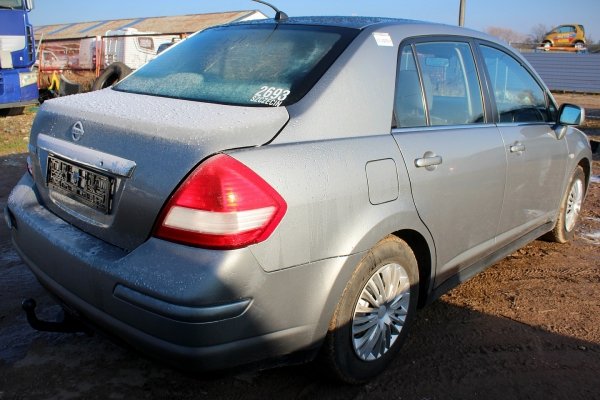 Szyba drzwi tył prawa prawa Nissan Tiida C11 2007 Sedan