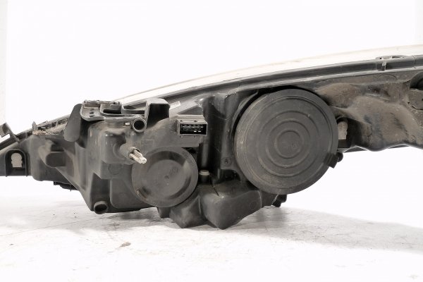 Reflektor prawy Peugeot 207 2012 Kombi