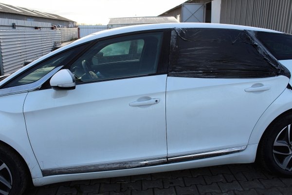 _Błotnik przód prawy Citroen DS5 2014 (2011-2015) Hatchback 5-drzwi (kod lakieru: KWED)