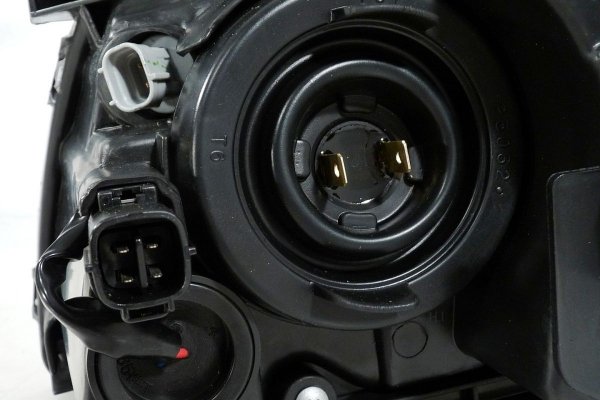 _Reflektor prawy lampa przednia Toyota Avensis T25 2003-2005