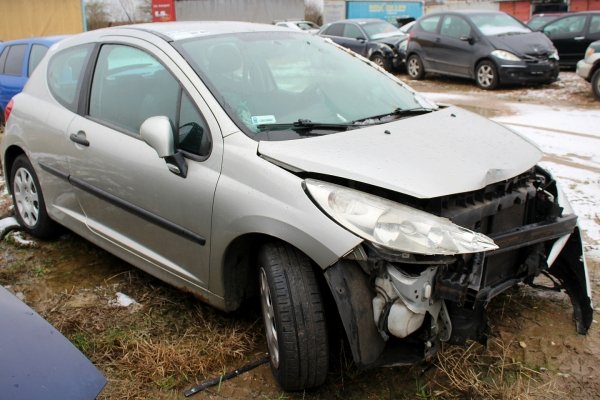 Zwrotnica przód lewa Peugeot 207 2006 1.4i KFU Hatchback 3-drzwi