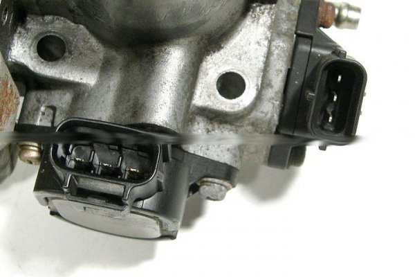 _Przepustnica Daihatsu YRV M2 2002 1.0i 12V EJ-VE