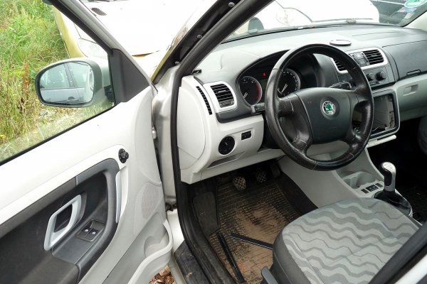 _Błotnik przód lewy Skoda Roomster 5J 2007 (2006-2010) (kod lakieru: LF7T)